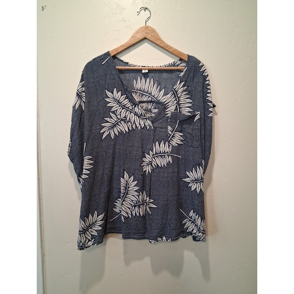 *READ* Old Navy Women's‎ Size L Navy Blue Cap Sleeve VNeck Top Leaves Dot Pocket